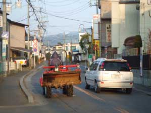 �Ԃ��g���N�^�[��